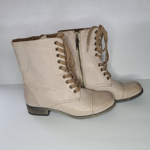 MIA Parrade Lace up Combat Boots in Natural - Picture 1 of 8